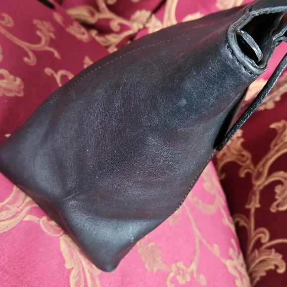Tannery West Soft Black Leather Bag - Picture 2 of 12